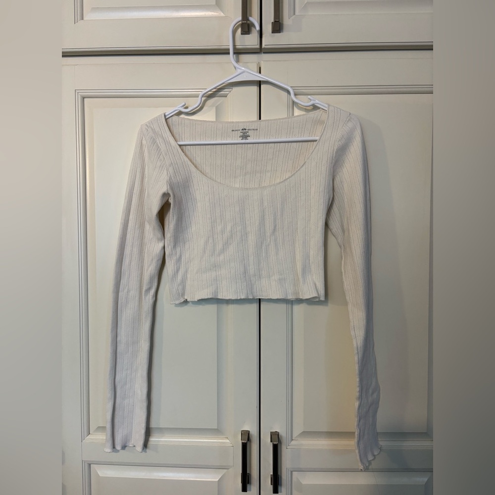 Brandy Melville Mckenna White Long Sleeve Crop Top ($15)